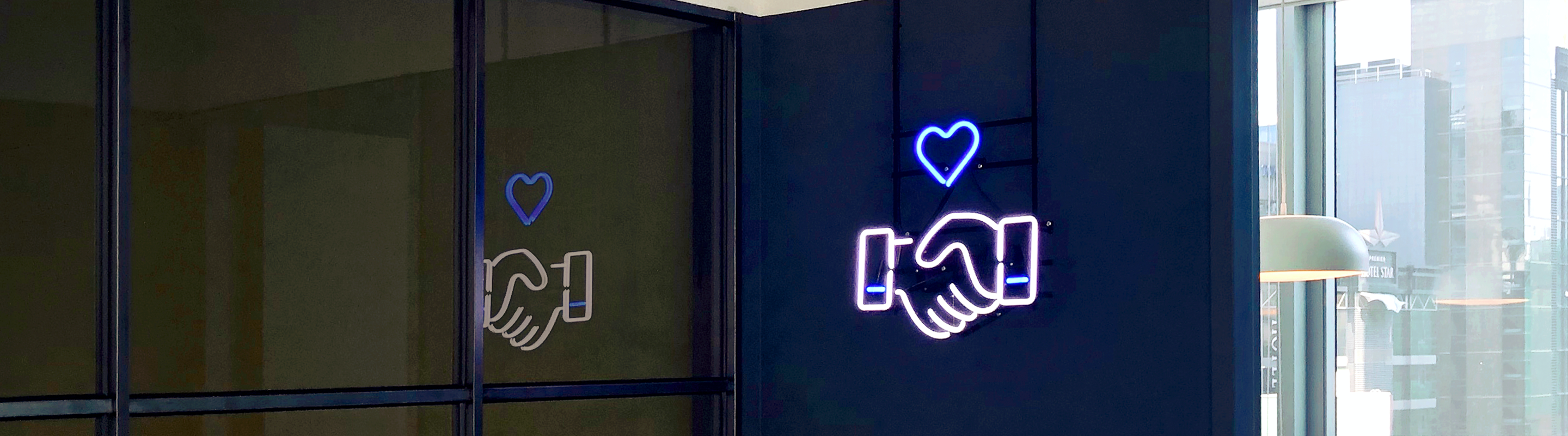 company-intro-rolling-4